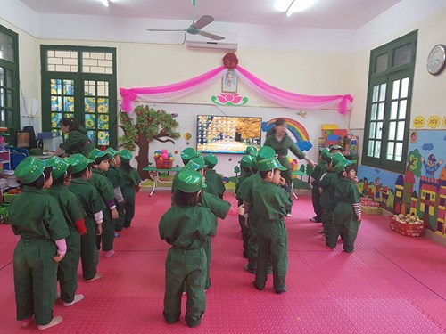 Trường MN Giang Biên tổ chức kiến tập các tiết thi giáo viên giỏi cấp Quận năm học 2016-2017.